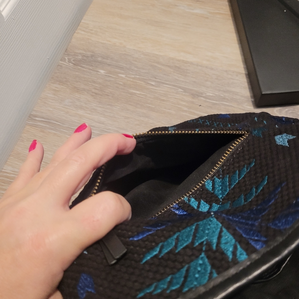 Purse - Picture 4 of 7